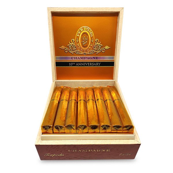 Perdomo Reserve 10th Anniversary Connecticut Torpedo 佩爾多莫 珍藏10週年康涅狄格州魚雷
